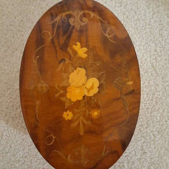 Vintage Reuge Music Box Inlaid Wood "We've Only Just Begun" - Picture 10 of 13